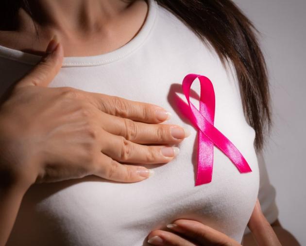 Spalis - supratimo apie krūties vėžį mėnuo